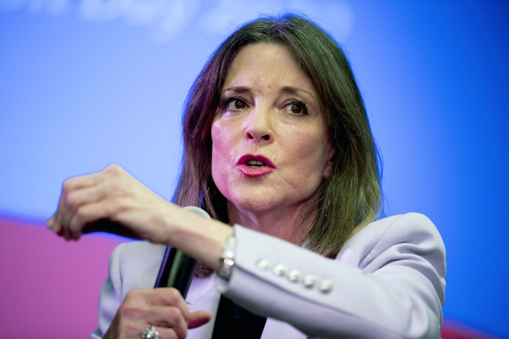 Marianne Williamson Becomes 2024 Democratic Primary’s 1st Presidential Challenger