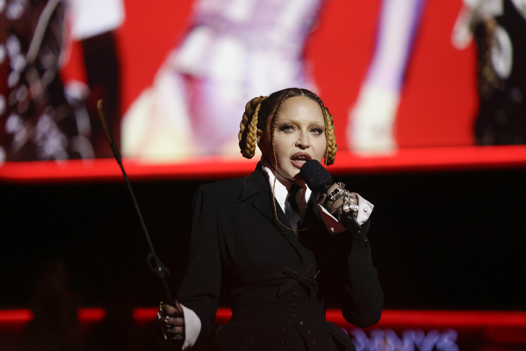 Madonna Makes Joke About ‘swelling From Surgery’