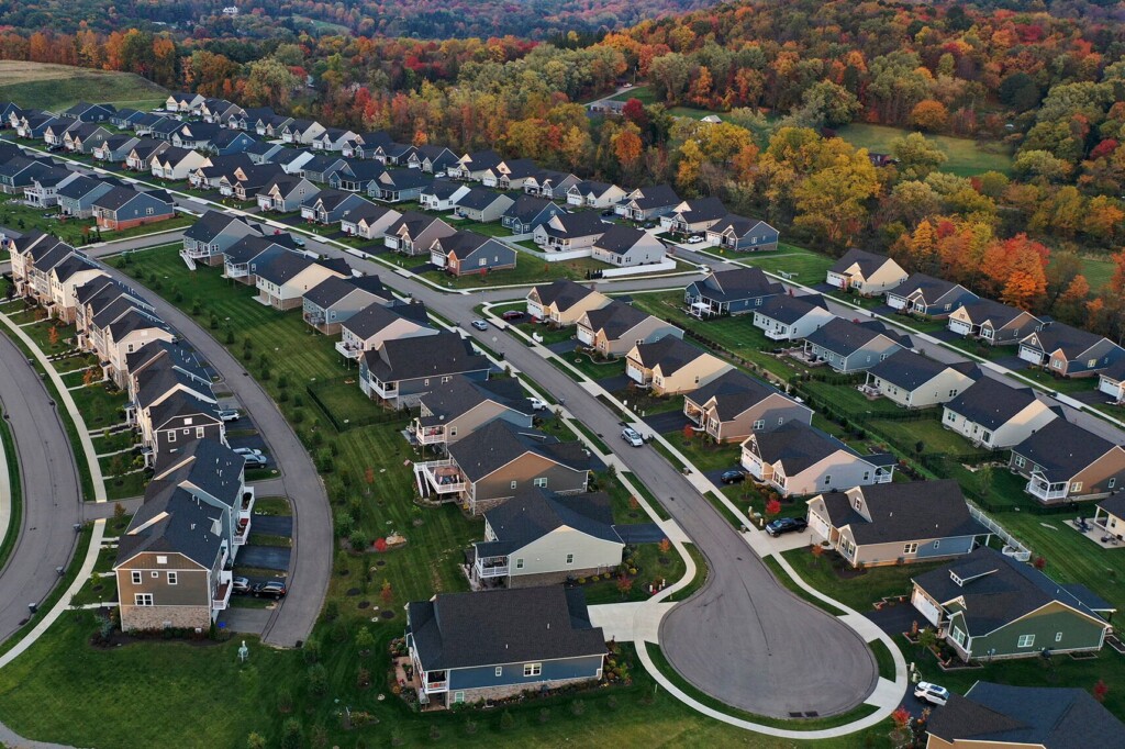 Plunging Natural Gas Prices Relieve Inflation Pressure