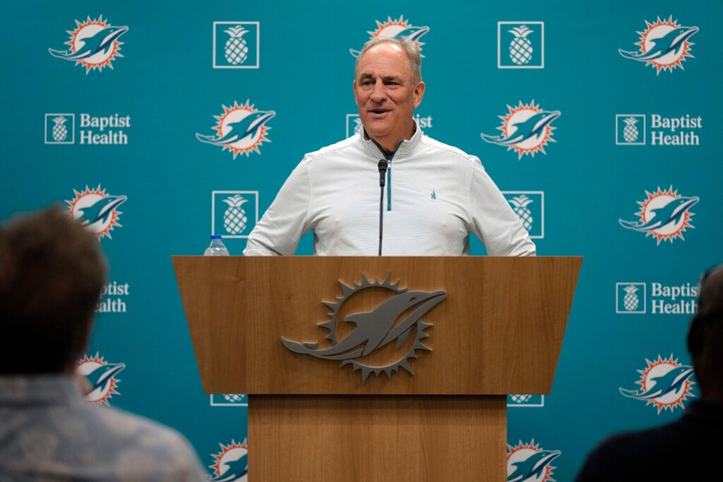 Vic Fangio Introduced As New Dolphins Defensive Coordinator