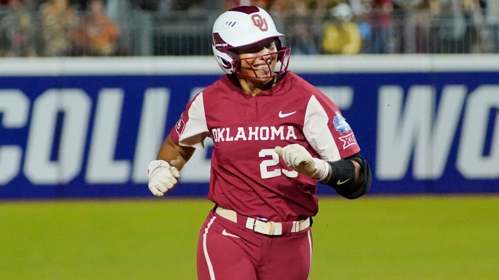 Oklahoma Favored To Win Third Straight Women’s Softball Title