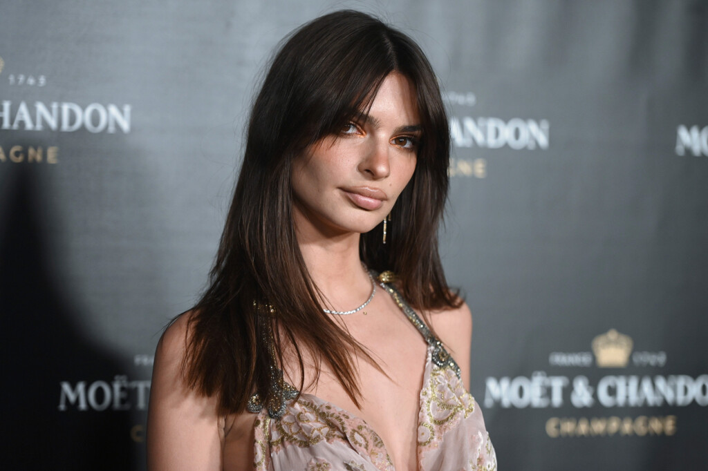 Emily Ratajkowski Teaches Us How To Say Her Name