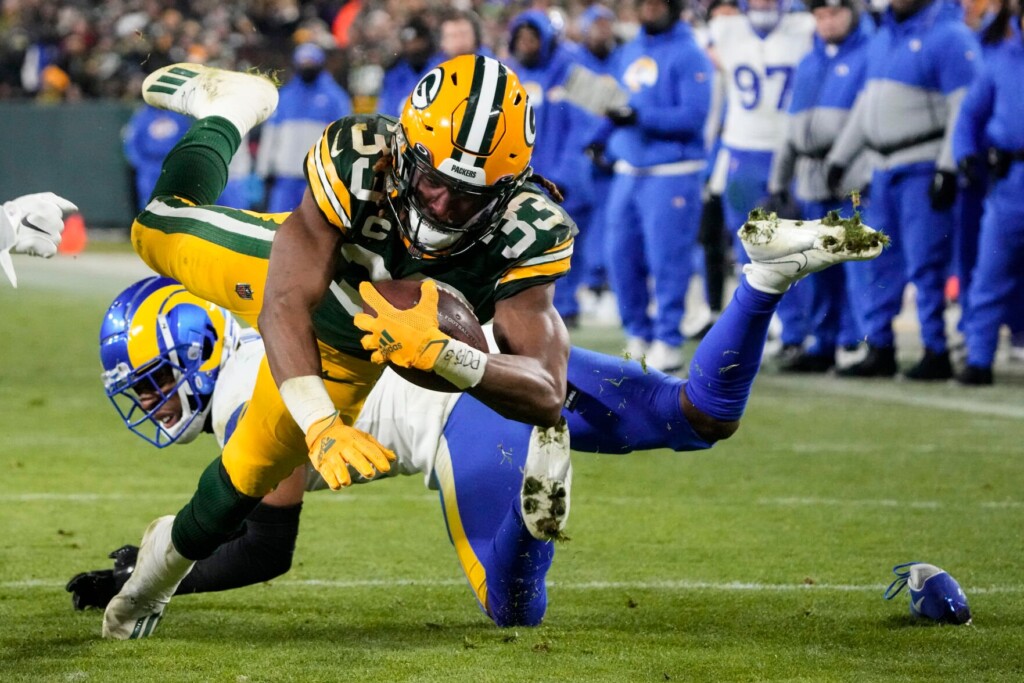 Running Back Aaron Jones Staying With Packers Under Restructured Deal