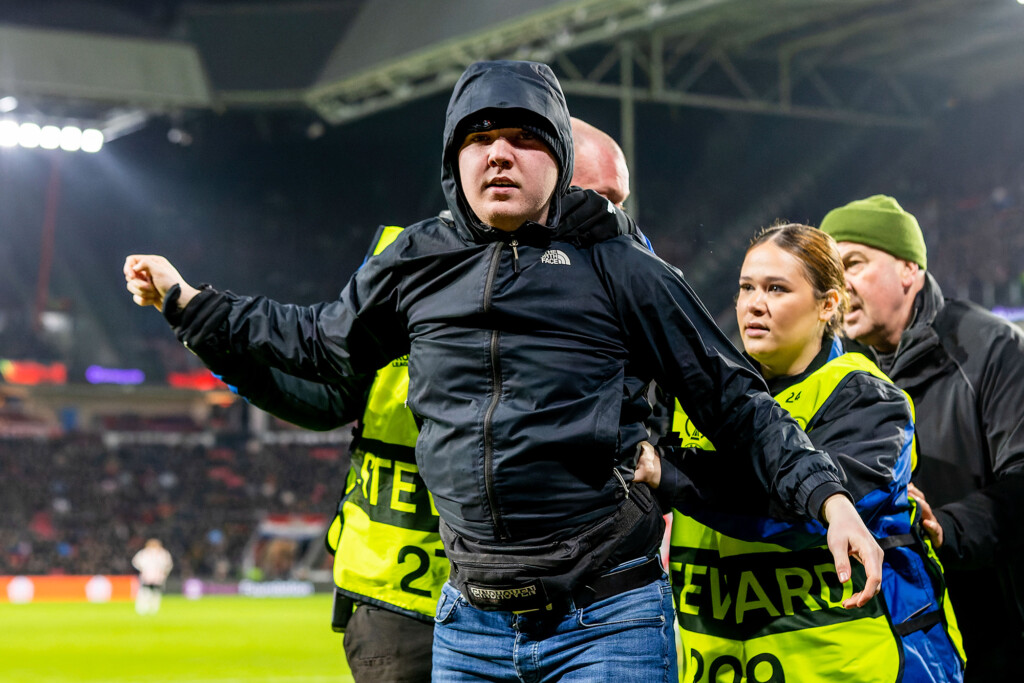 Psv Eindhoven Imposes 40 Year Stadium Ban On Fan Who Attacked Goalkeeper