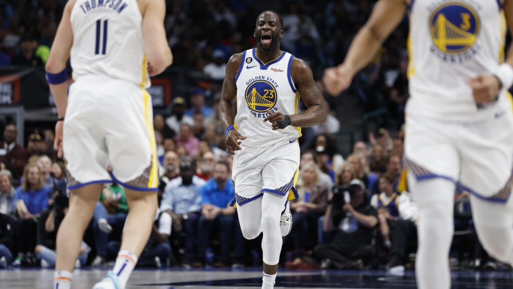 Mark Cuban Left Bemused As The Golden State Warriors Score Bizarre Basket In 127 125 Road Win Over The Dallas Mavericks