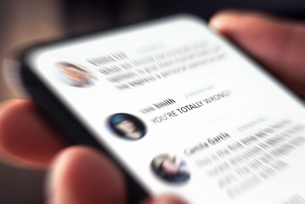 Careers Now: Experts Weigh In On How To Handle Negative Social Media Comments About Your Business