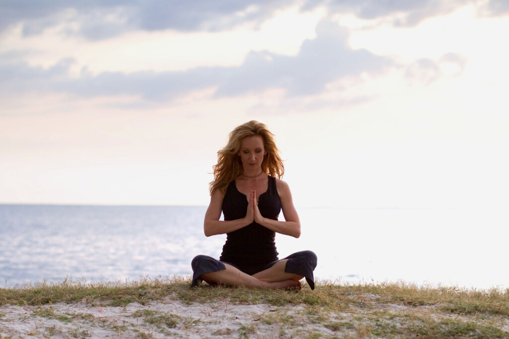Reduce Stress And Boost Happiness With 4 Daily Gratitude Practices