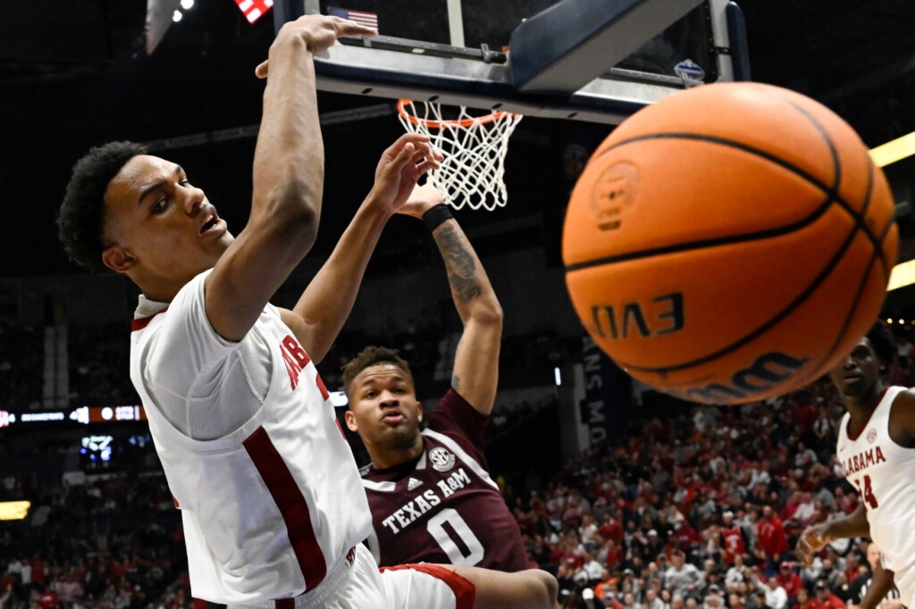 Alabama Rolls To Sec Championship