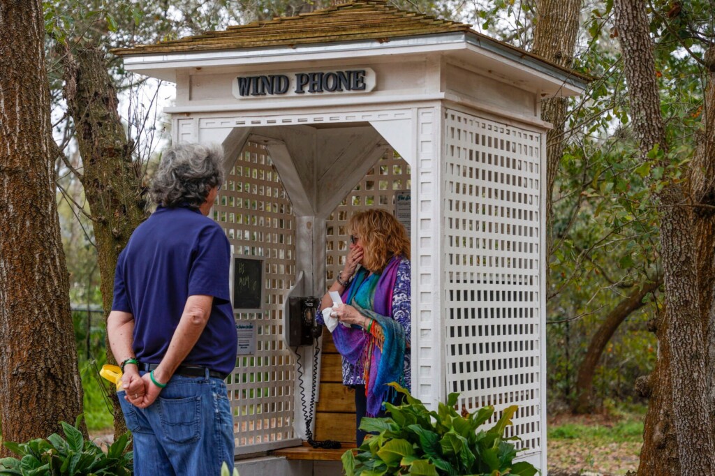 In A Tiny Florida Park, A ‘wind Phone’ Connects Callers To Lost Loved Ones