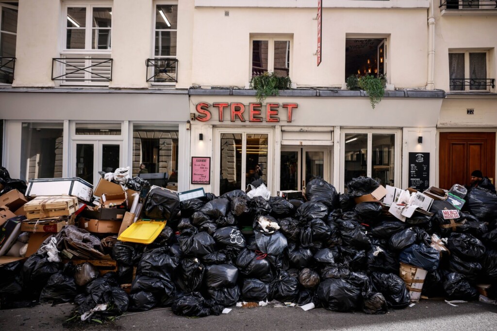 Garbage: In Paris Streets, Heaps Of It Become Protest Symbol