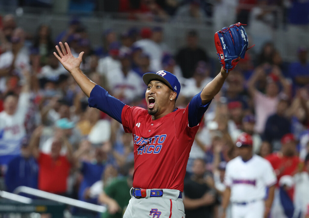 Mets Closer Edwin Díaz Suffers Knee Injury While Celebrating World Baseball Classic Win