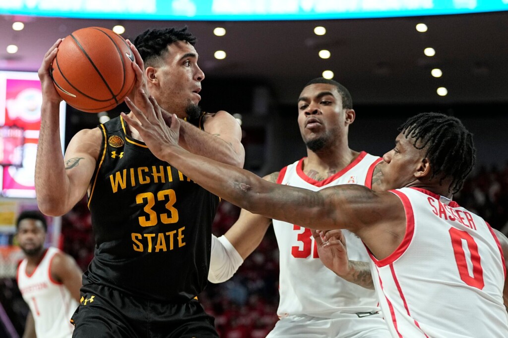 Shead, Sasser Lead No. 1 Houston Past Wichita State 83 66