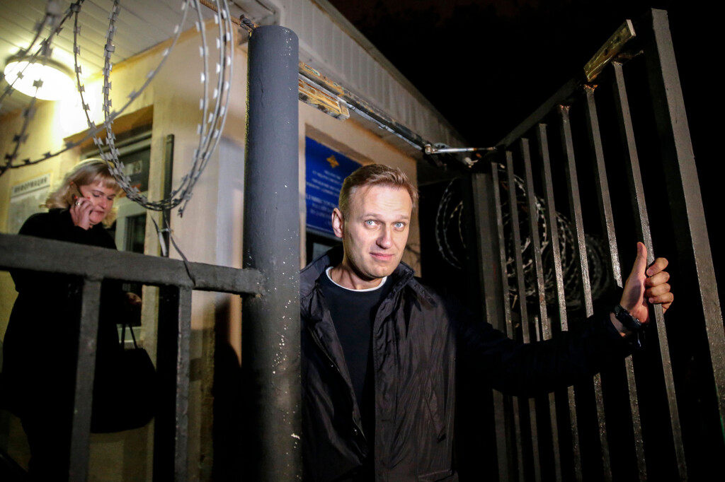 ‘navalny’ Wins Oscar For Best Documentary Feature