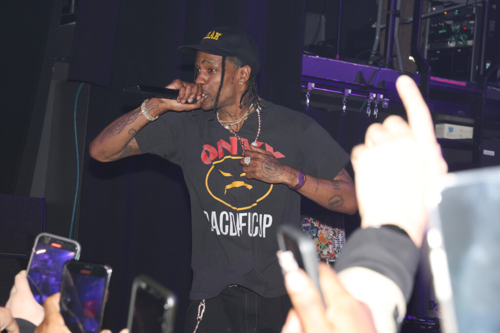 Travis Scott Cooperating With Nypd After Being Accused Of Assault At Club, His Lawyer Says