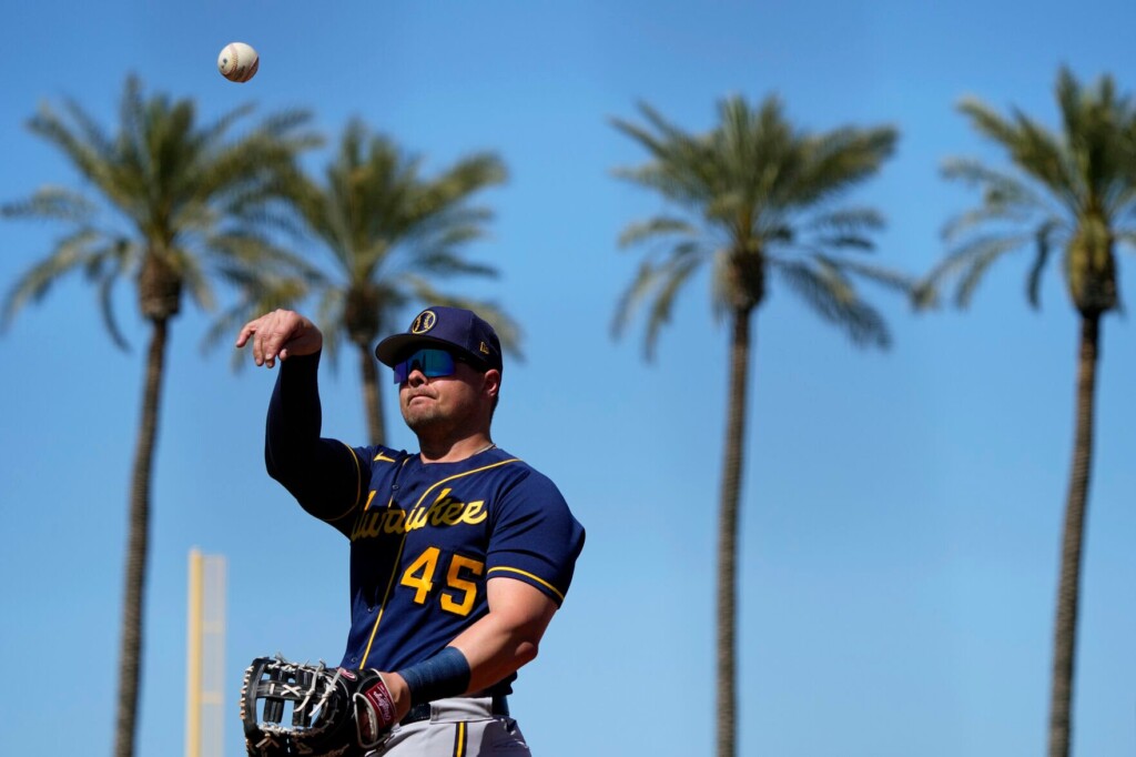 Brewers Sign Luke Voit, Designate Keston Hiura For Assignment