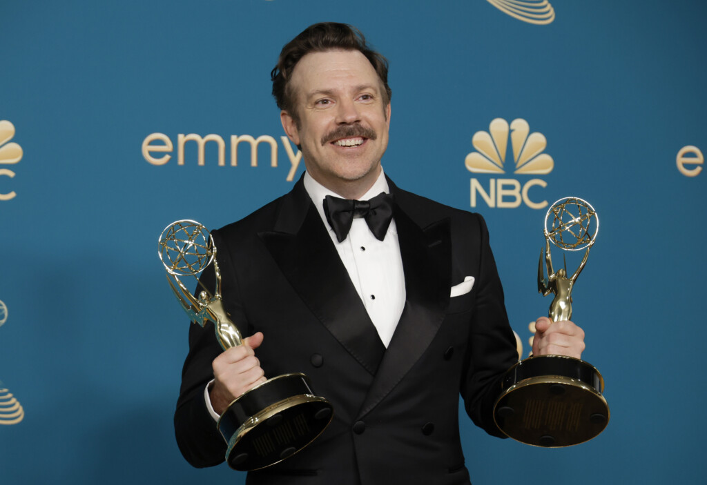 ‘ted Lasso’ Follows A Familiar Game Plan In Kicking Off Its Third Season