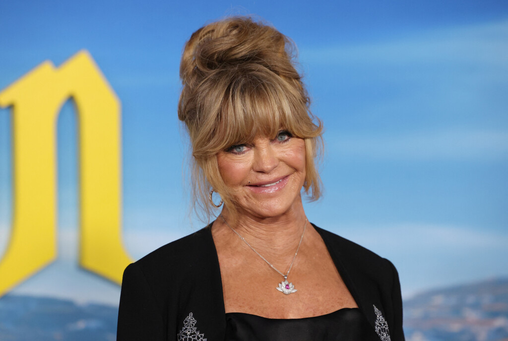 Goldie Hawn Only Recently Learned Her Idol Fred Astaire Presented Her 1970 Oscar