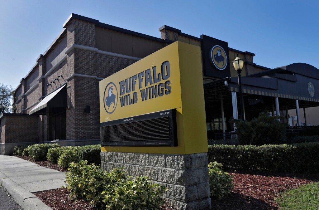 Man Sues Buffalo Wild Wings, Claims Boneless Wings Are Chicken Nuggets