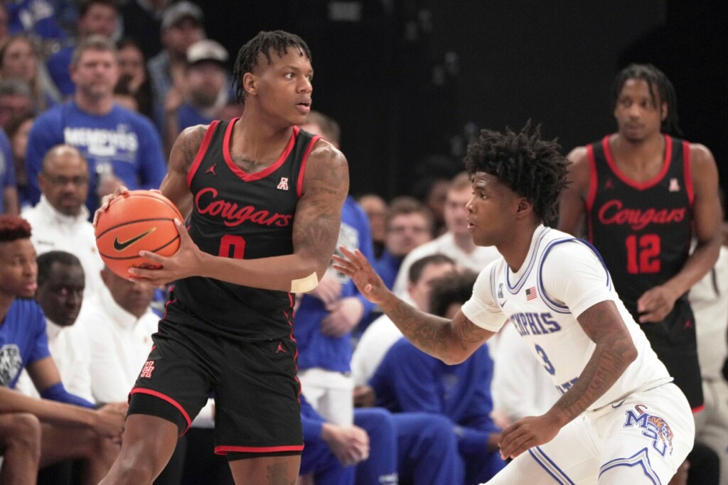 No. 1 Houston Survives Memphis With Shead’s Last Second Shot