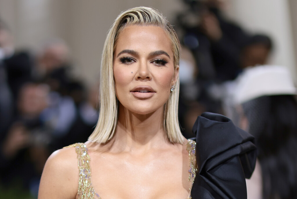 Khloe Kardashian Claps Back At Trolling About Her ‘old Face’