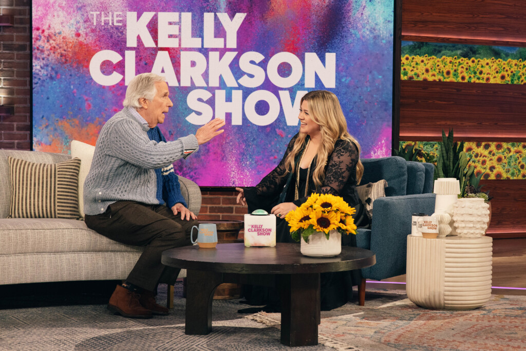 Kelly Clarkson Moved To Tears By Henry Winkler’s Sweet Insight For Her Daughter