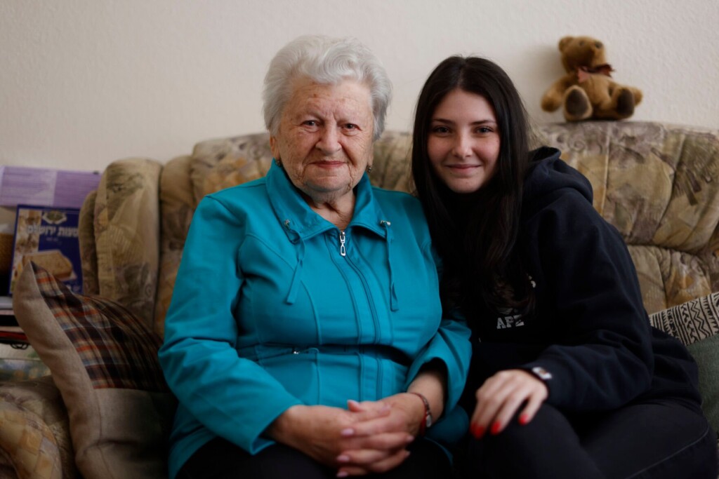 Holocaust Survivors, Descendants Join Forces On Social Media