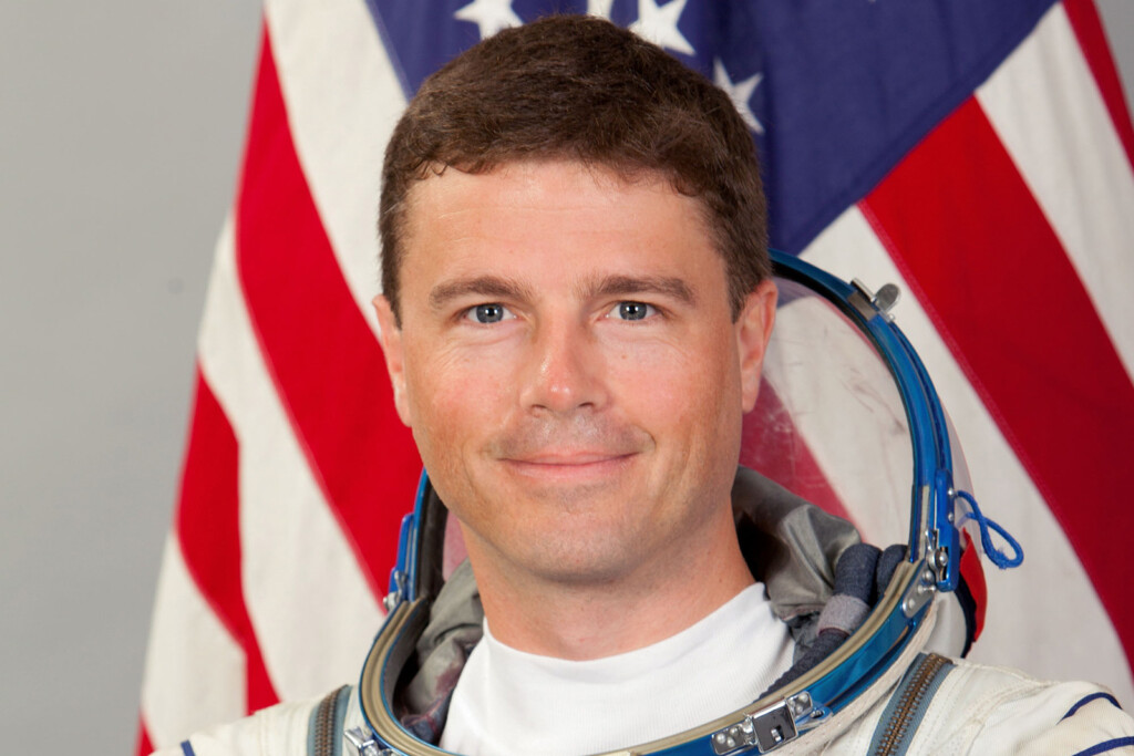 Nasa Set To Unveil The Crew Of Astronauts For Moon Flyby Mission