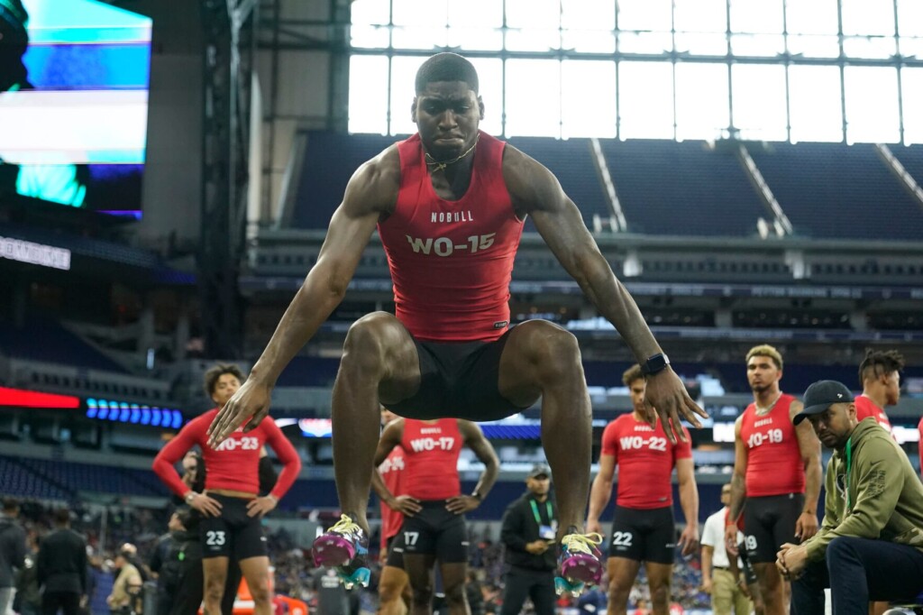 Dubose Uses Odd Jobs To Carve Out Unusual Path To Nfl Draft