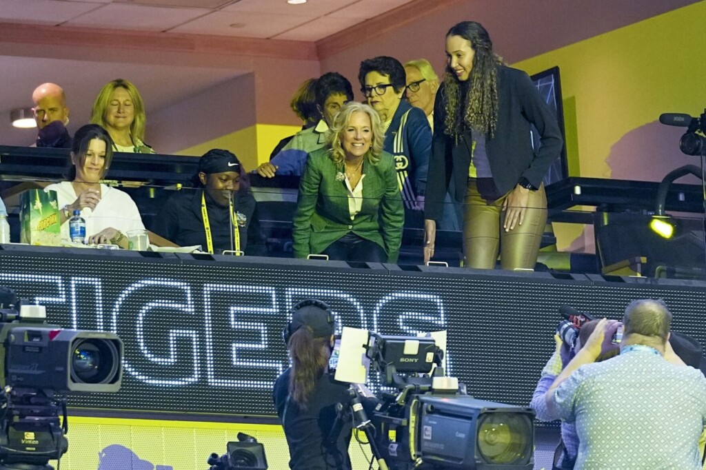 Biden To Host Ncaa Champs Uconn, Lsu; Doesn’t Mention Iowa
