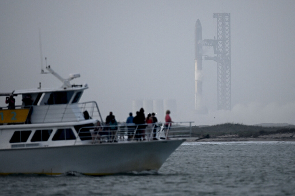 Spacex’s Starship Rocket Lifts Off For Inaugural Test Flight, But Explodes Midair