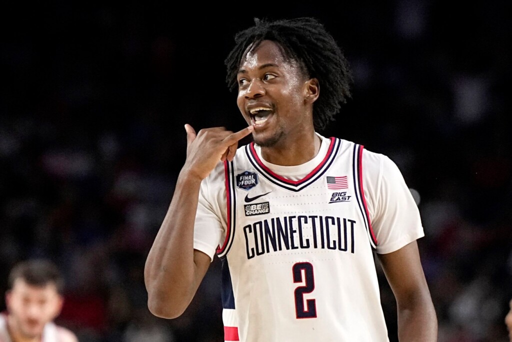 Uconn Wins March Madness With 76 59 Smothering Of Sdsu