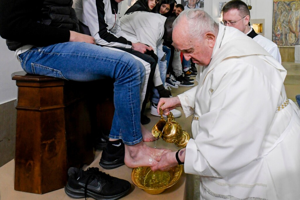 Pope Washes Feet In Holy Thursday Rite At Rome Youth Prison