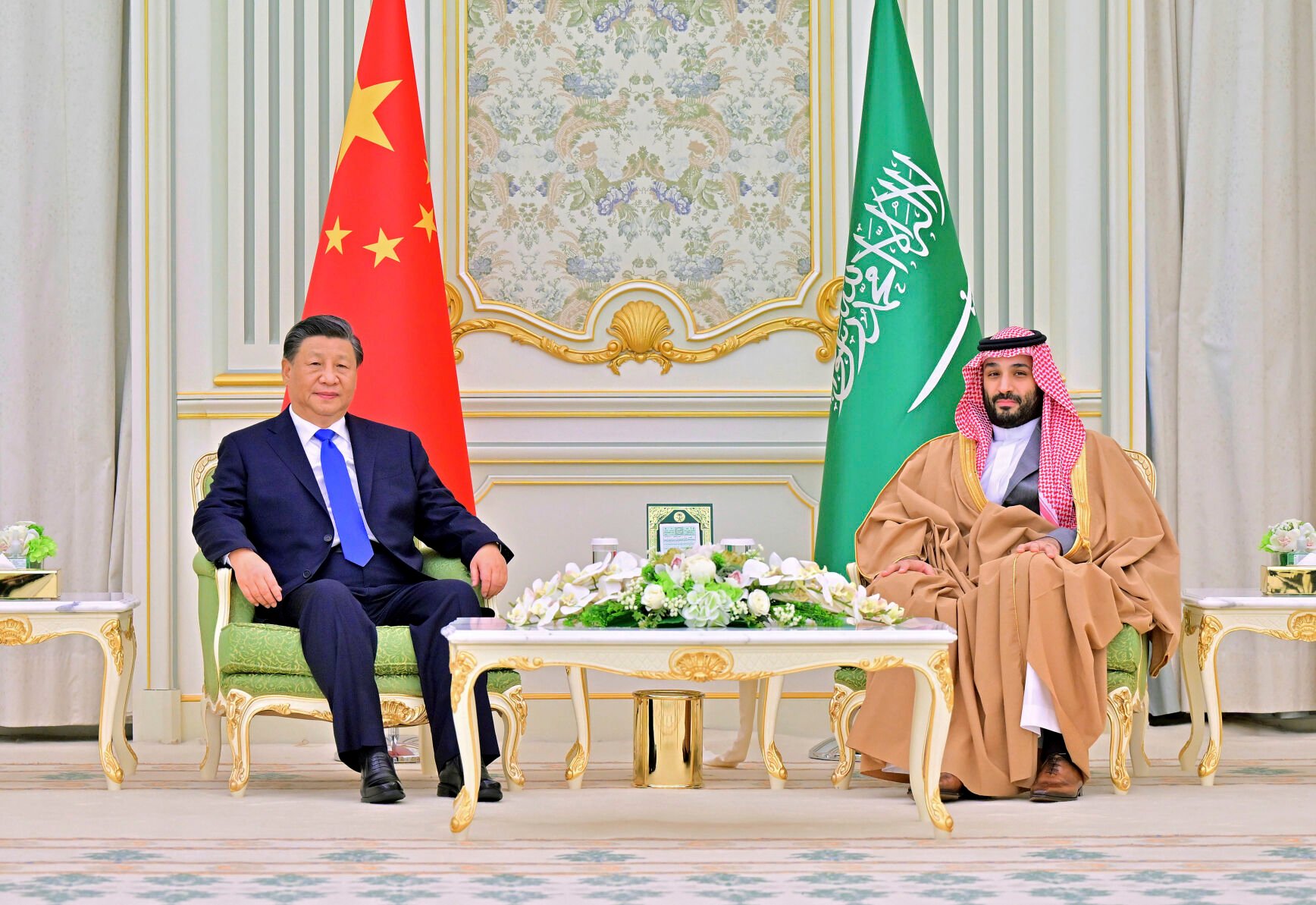 <p>Chinese President Xi Jinping meets with Saudi Crown Prince Mohammed bin Salman at the royal palace Dec. 8, 2022, in Riyadh, Saudi Arabia</p>