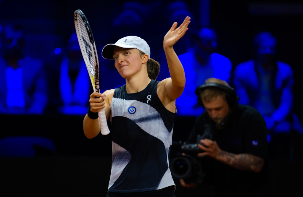 Iga Świątek Returns From Injury Layoff And Defeats Zheng Qinwen At Porsche Tennis Grand Prix