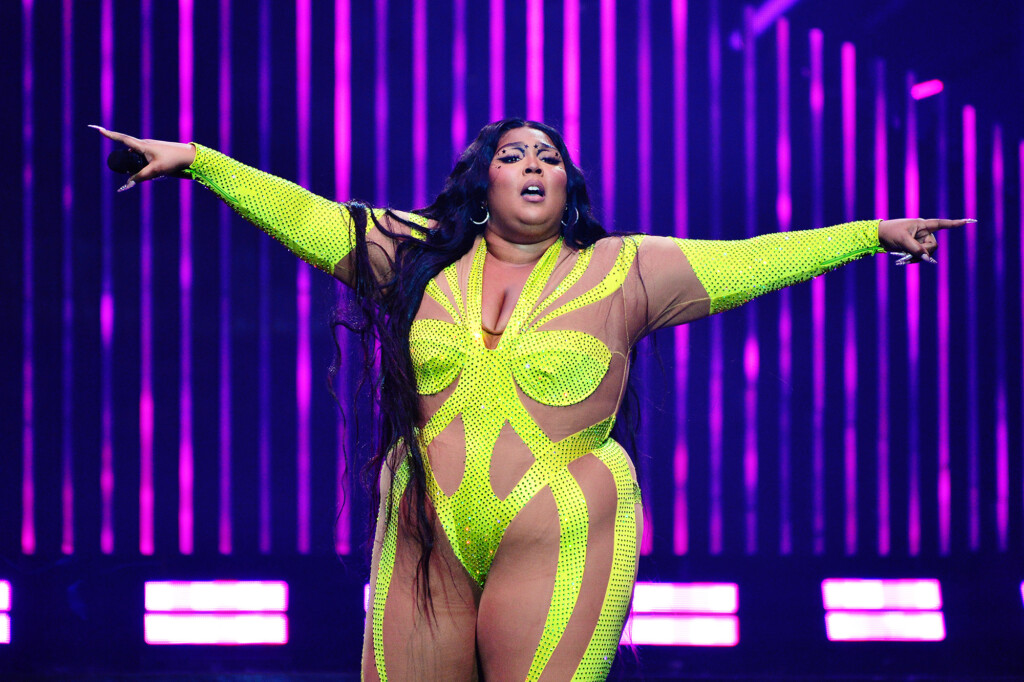 Lizzo Protests Tennessee Drag Ban, Inviting Drag Queens On Stage In Knoxville