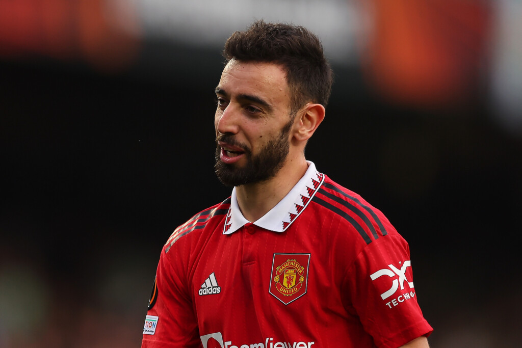 Manchester United’s Bruno Fernandes Rewards Fan Who Messaged Him For 300 Days