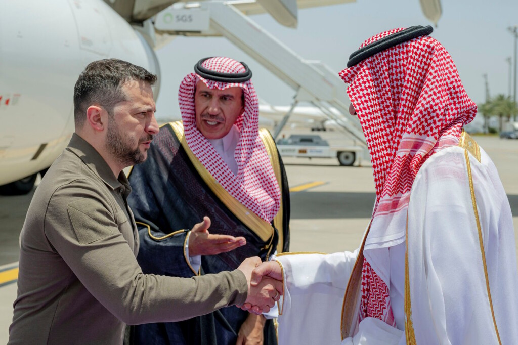Biden Endorses F 16 Training For Ukrainians As Zelenskyy Set To Take Part In G7 Summit