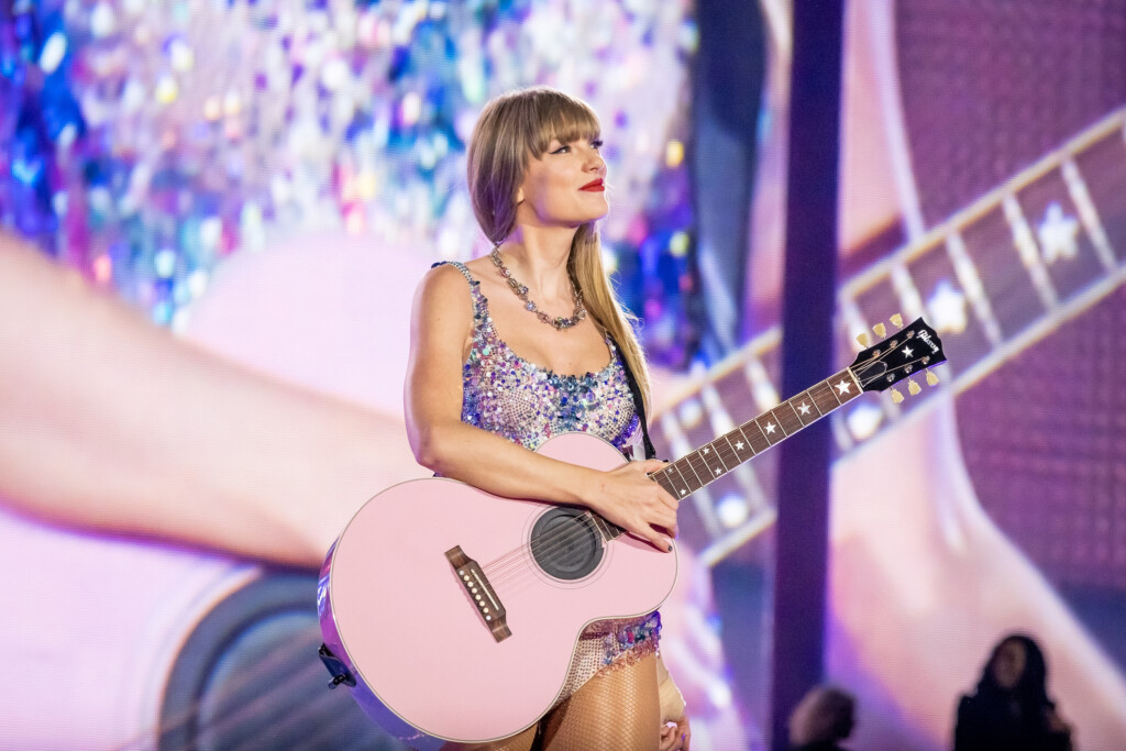 Taylor Swift Speculation Turns Book Into Bestseller