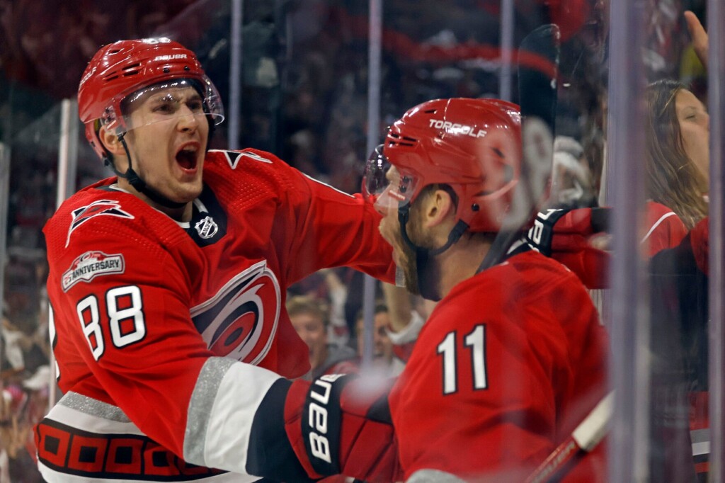 Hurricanes Top Devils, Go Up 2 0 In 2nd Round Series