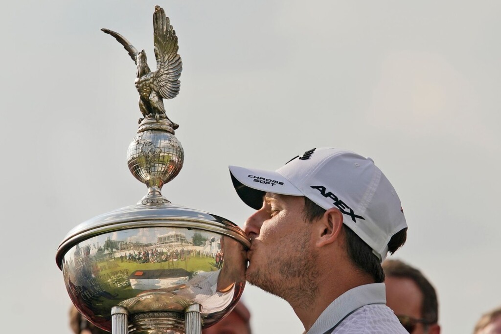 Emiliano Grillo Overcomes Ball Traveling In Stream For Almost Seven Minutes To Win First Pga Tour Event In Nearly Eight Years