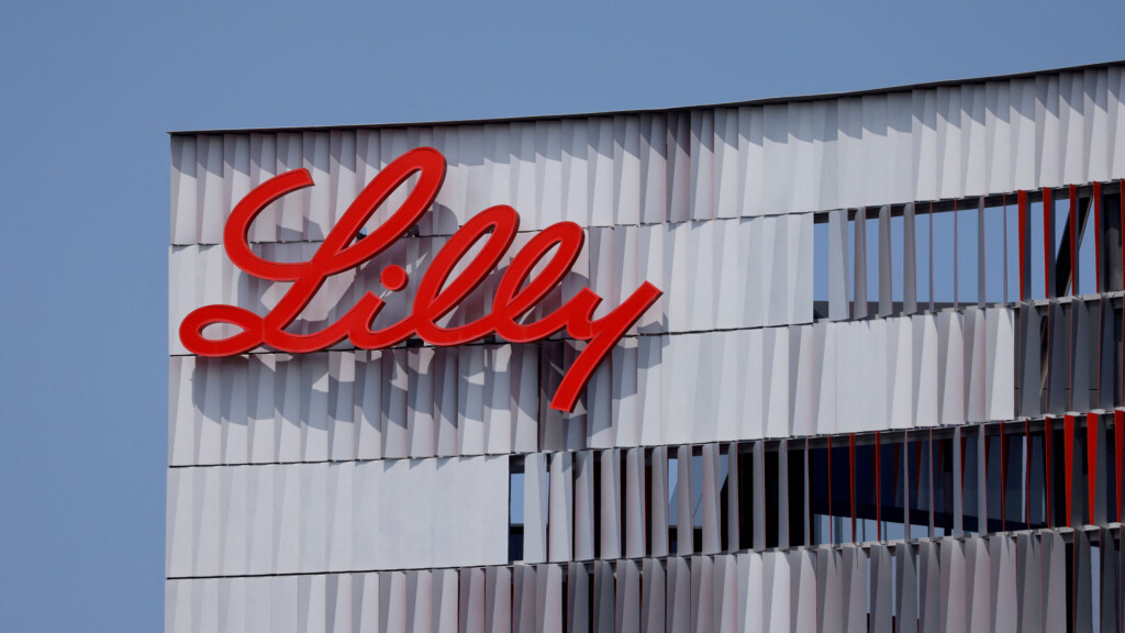Experimental Alzheimer’s Drug Slows Cognitive Declines In Large Trial, Drugmaker Eli Lilly Says