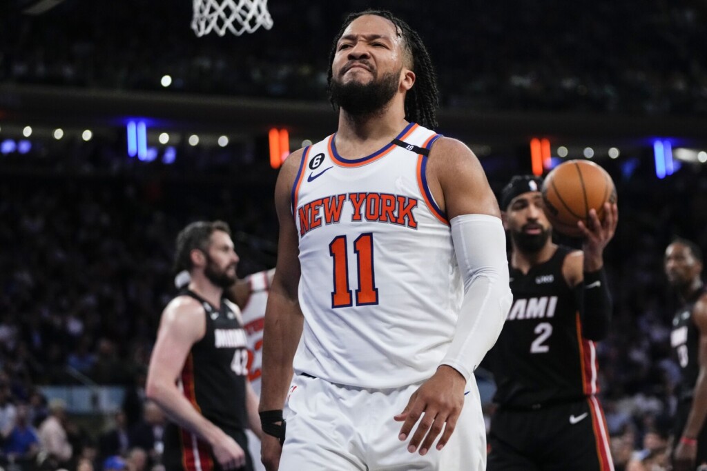 Brunson Scores 38 Points As Knicks Stay Alive