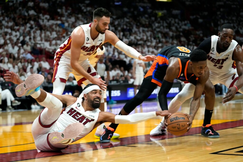 Heat Hold Off Knicks 109 101 In Game 4 For 3 1 Series Lead