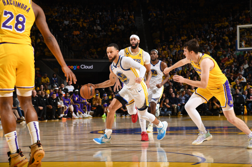 Golden State Warriors Keep Season Alive With Game 5 Win Over Los Angeles Lakers