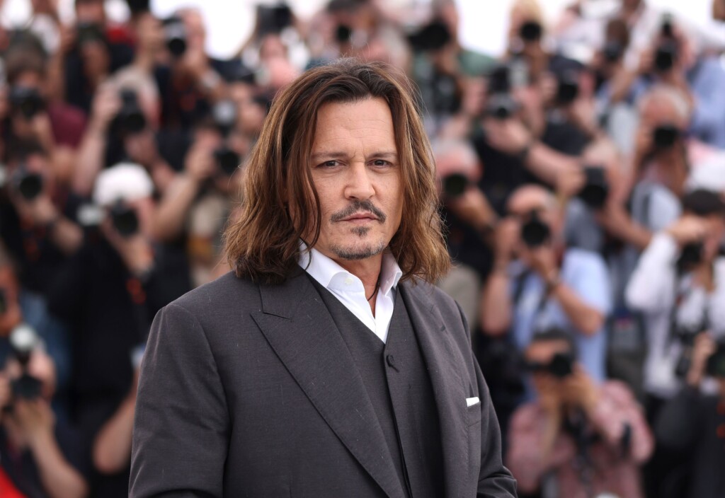 Johnny Depp’s Movie Receives 7 Minute Standing Ovation At Cannes