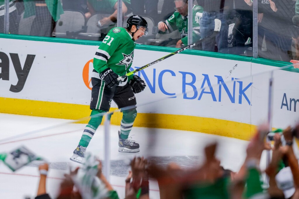 Joe Pavelski Scores In Ot, Stars Beat Knights To Avoid West Sweep