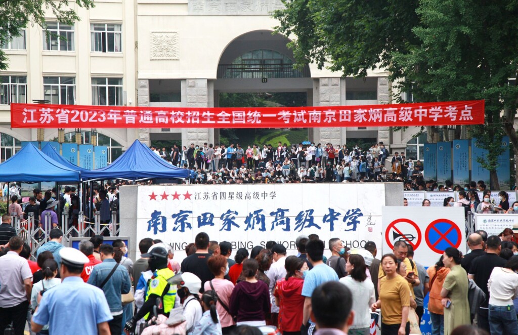 This 56 Year Old Has Taken China’s College Entrance Exam For 27 Years – With No Luck