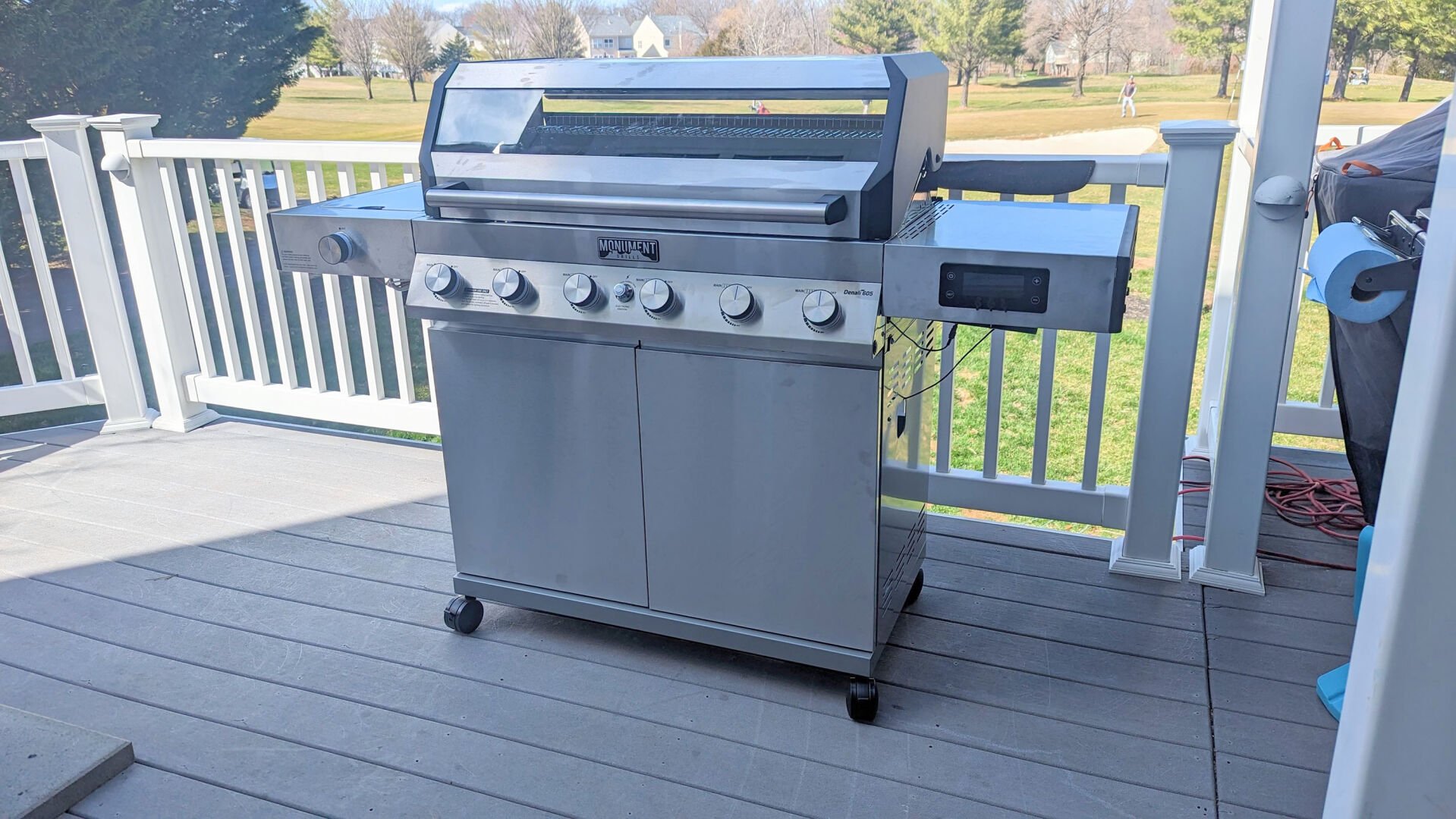 <p>The Monument Denali 605 6-burner is the best grill overall. (Handout/TNS)</p>