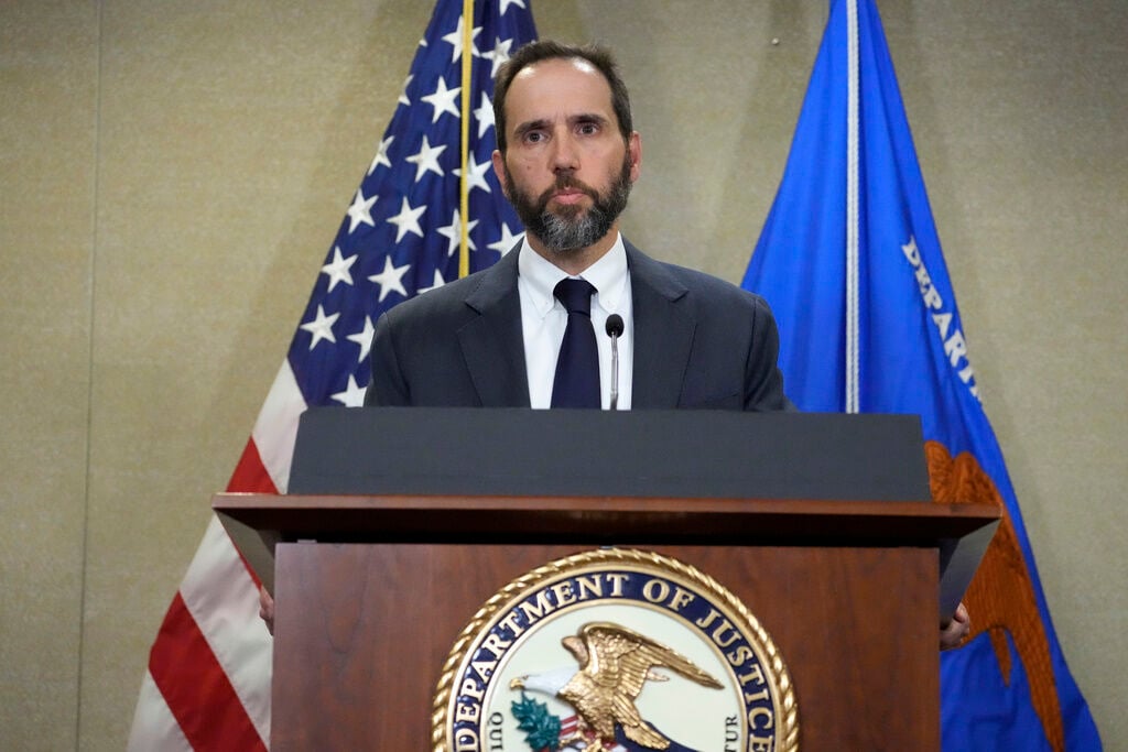 Trump Indictment Is Unsealed: Former President Facing 37 Felony Charges; Said ‘i Don’t Want Anyone Looking Through My Boxes’