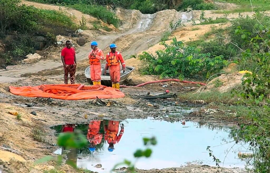 Oil Spill From Shell Pipeline Fouls Farms And A River In A Long Polluted Part Of Nigeria